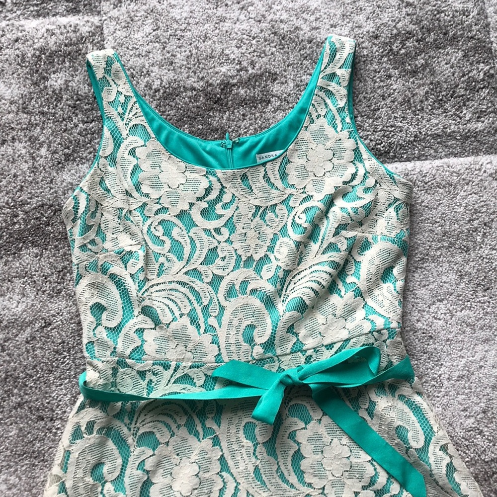 Beautiful Dress - Picture 2 of 5